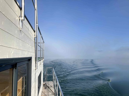 houseboat-labe.JPG