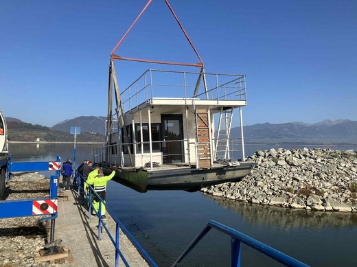 houseboat-na-prehrade.JPG