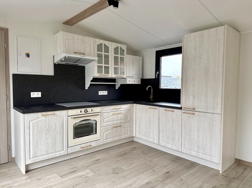 Mobilheim – kuchyňský kout s moderním vybavením