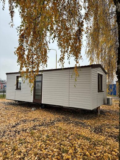 Mobilní dům Super Arktik Economy na pozemku