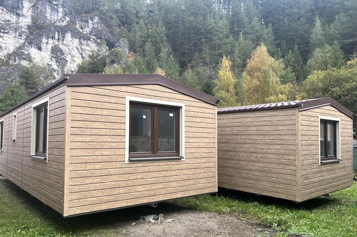 mobilni-dum-super-arktik-exterier-spojeni-dvou-domu.JPG