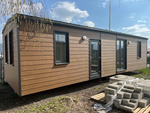 Mobilní dům Super Arktik Family | Moderní hnědý exteriér