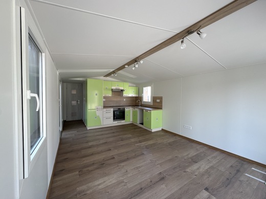 Prostorný obývací pokoj s kuchyní | otevřený moderní prostor