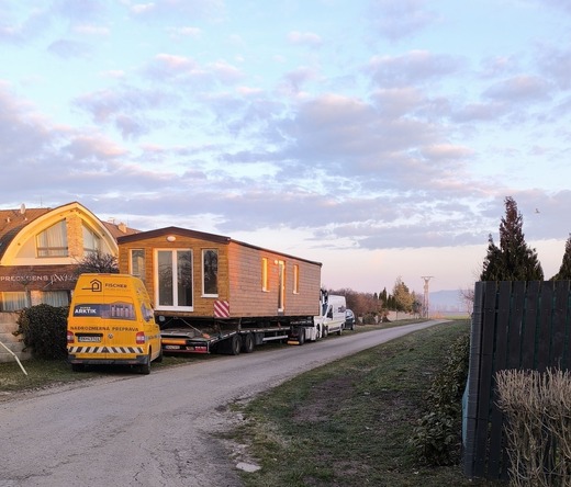 Přeprava mobilního domu kamionem | Spolehlivý transport