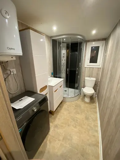 Mobilní dům Super Arktik | moderní zařízená koupelna